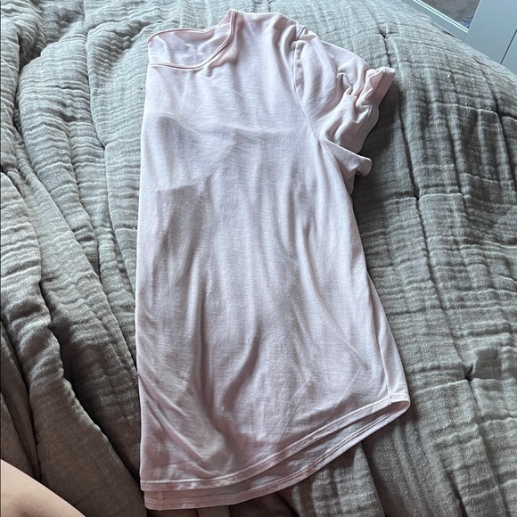 Under Armour Tops - Under Armour Light Pink Short Sleeve Tee